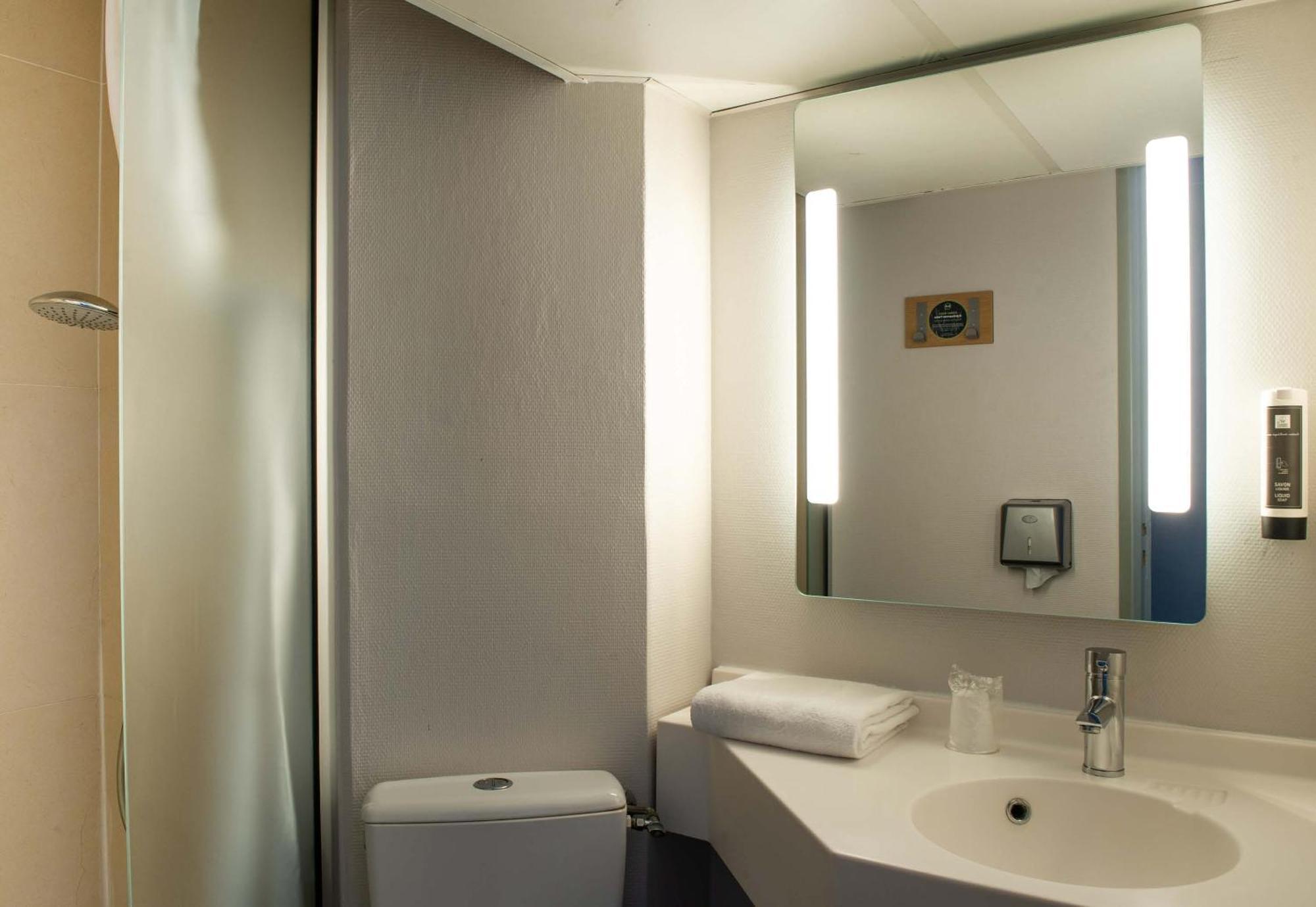 B&B Hotel Saint-Quentin ภายนอก รูปภาพ