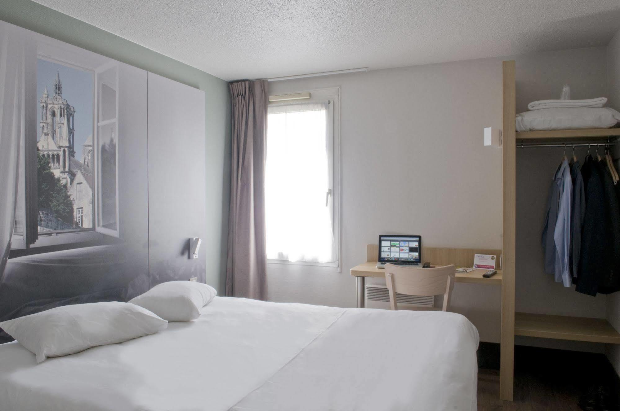 B&B Hotel Saint-Quentin ภายนอก รูปภาพ